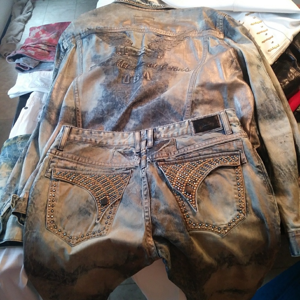 Robin Jean Outfit